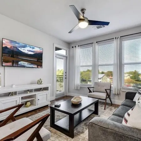 2Br Southtown Apartment Freeparking Wifi Pool Gym